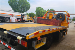 陆家嘴附近拖车电话号码服务